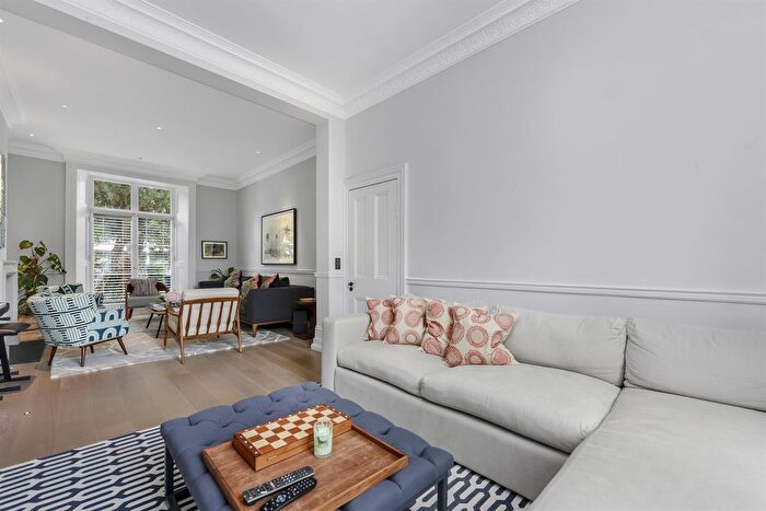 4 Bedroom Property To Rent In Fulham Road, London, SW10