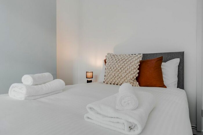 3 Bedroom Flat To Rent In Strathcona Road, Liverpool, L15