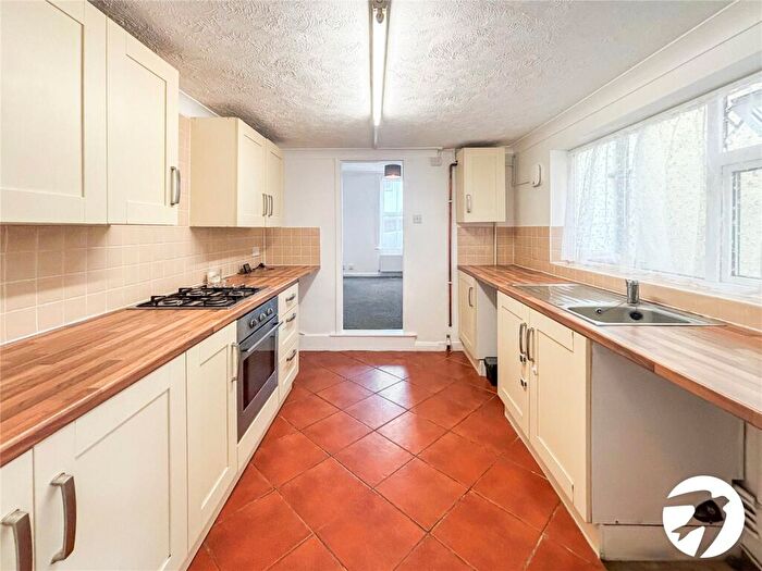 2 Bedroom Terraced House To Rent In Castle Road, Chatham, Kent, ME4