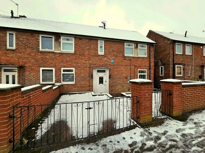 3 Bedroom End Of Terrace House To Rent In Blissett Road, New Parks, Leicester, LE3