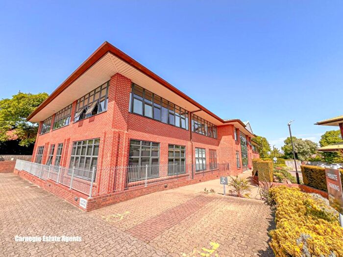 2 Bedroom Apartment To Rent In Bellmont Lodge, Mundells, Welwyn Garden City, AL7