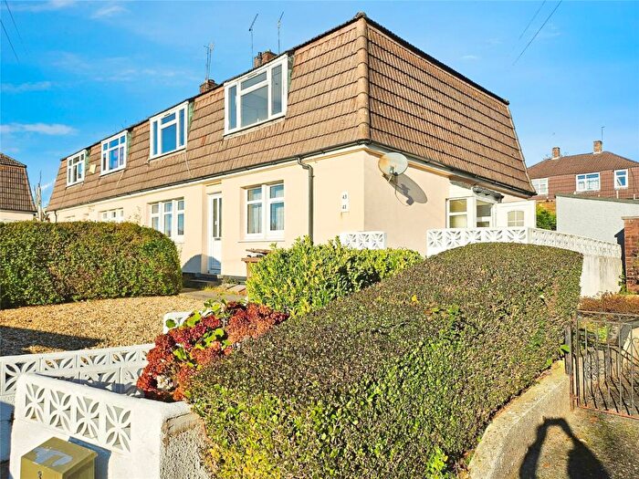 2 Bedroom Maisonette For Sale In Swinburne Gardens, Plymouth, Devon, PL5