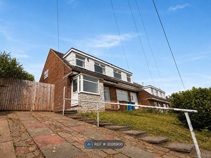 3 Bedroom End Of Terrace House To Rent In Compton Way, Manchester, M24