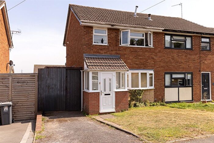 3 Bedroom Semi-detached House For Sale In Buckingham Road, Rowley Regis, West Midlands, B65