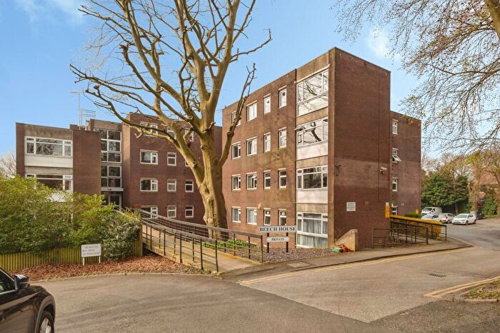 1 Bedroom Flat For Sale In The Beeches, Didsbury, Manchester, Greater Manchester, M20