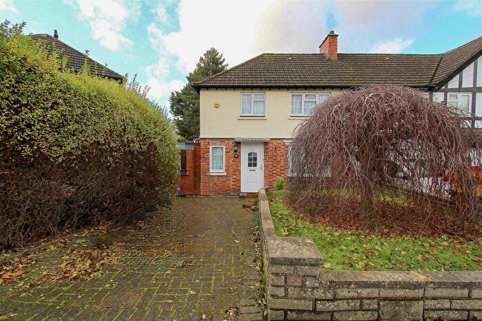 3 Bedroom End Of Terrace House For Sale In Rectory Lane, Wallington, SM6