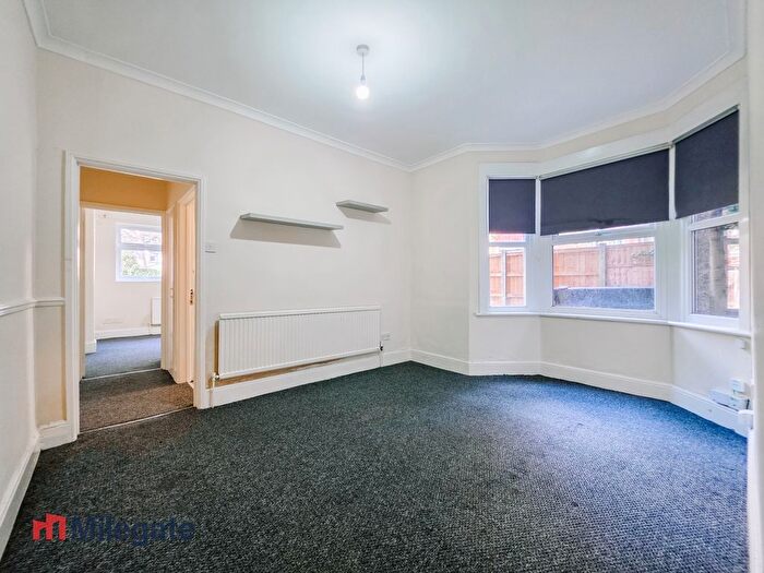 1 Bedroom Flat To Rent In Ceylon Road, Westcliff-On-Sea, SS0