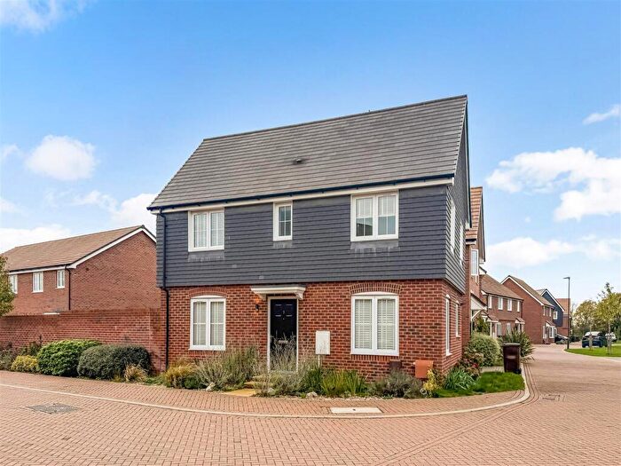 3 Bedroom Detached House For Sale In Legg Vale, Eastergate, PO20
