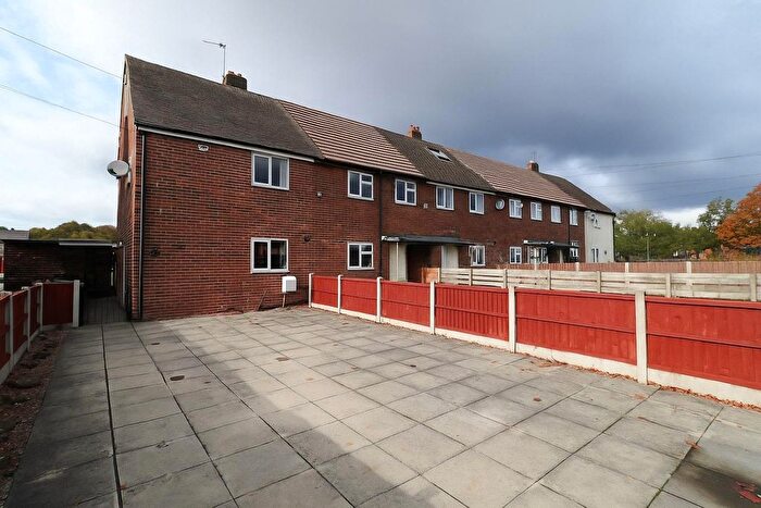 3 Bedroom End Terrace House For Sale In Walnut Lane, Dewsbury, WF12