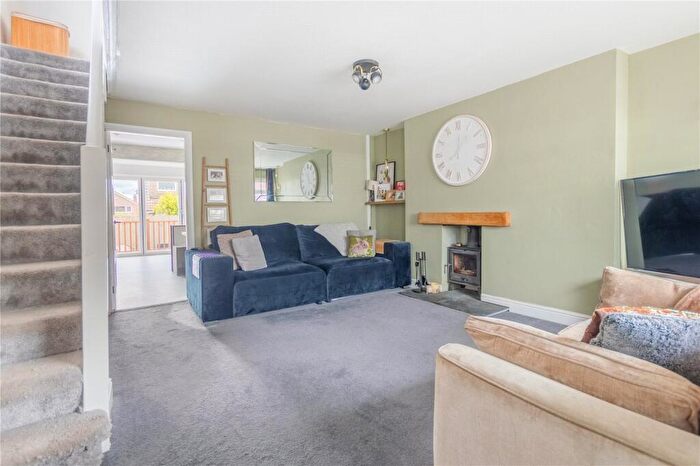 3 Bedroom Semi-Detached House For Sale In Westfield Close, Norden, Rochdale, OL11