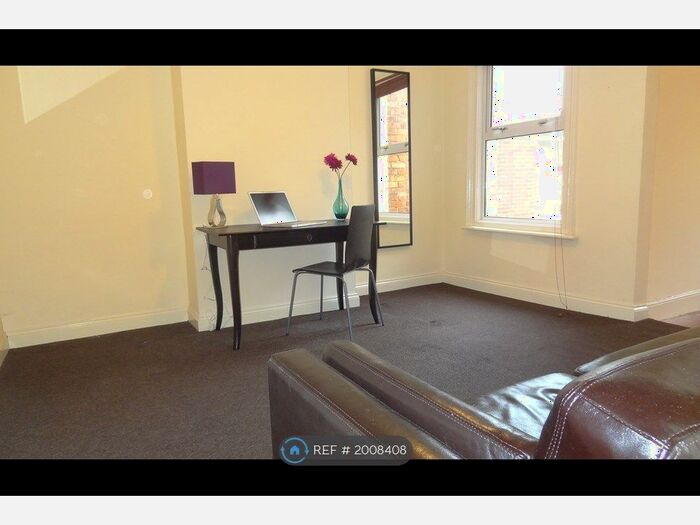 Studio To Rent In Newhall Street, Swindon, SN1