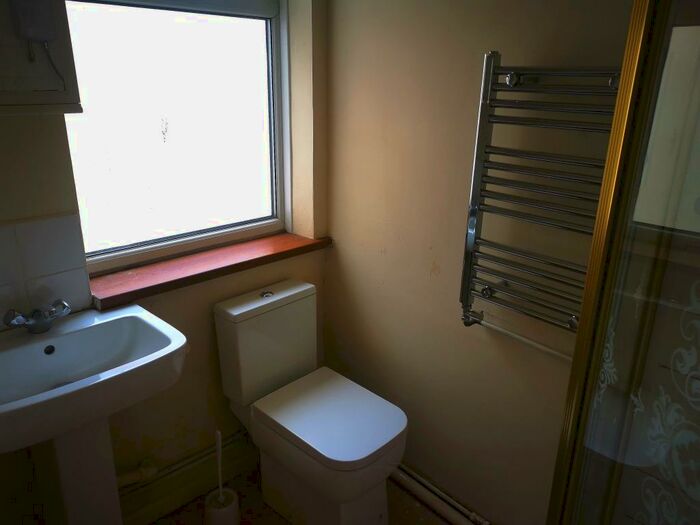 1 Bedroom Flat To Rent In Evans Street, Kenfig Hill, Bridgend, CF33