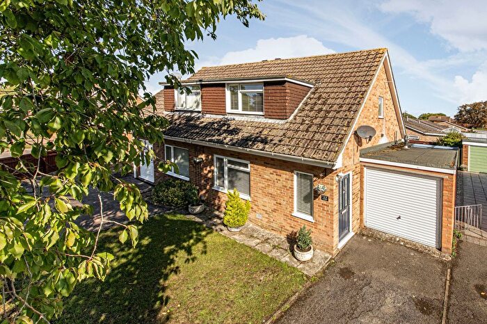 3 Bedroom Semi-Detached House For Sale In Coromandel, Abingdon, OX14