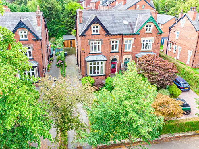 5 Bedroom Semi-Detached House For Sale In Lidgett Park Road, Leeds, LS8