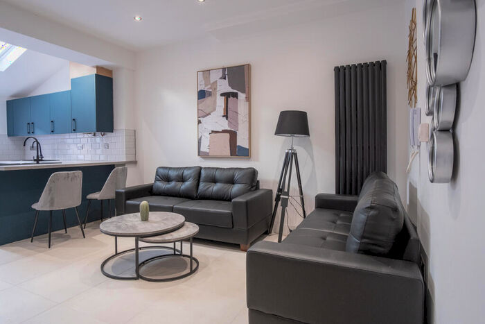 6 Bedroom House To Rent In Claremont Street, Lincoln, LN2