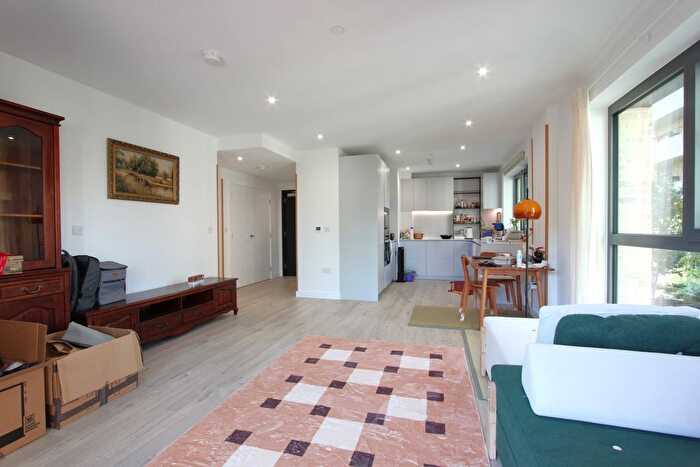 2 Bedroom Flat To Rent In Azure Apartments, Dragonfly Walk, London, N4