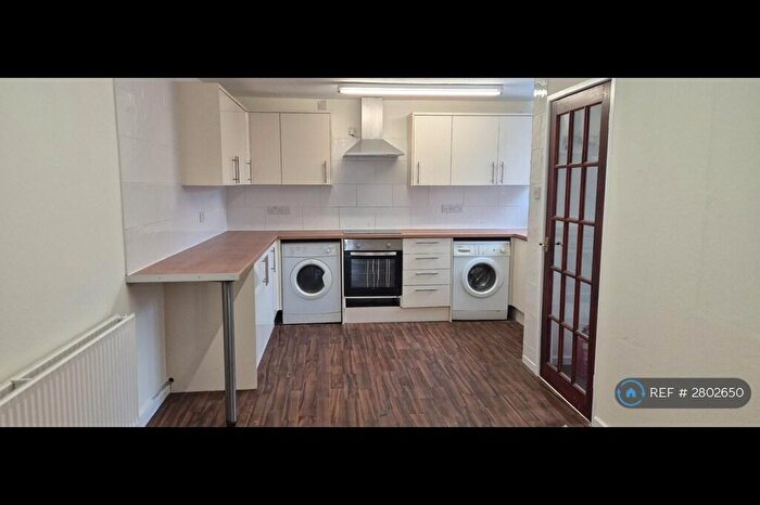 3 Bedroom Terraced House To Rent In Beeston Courts, Basildon, SS15