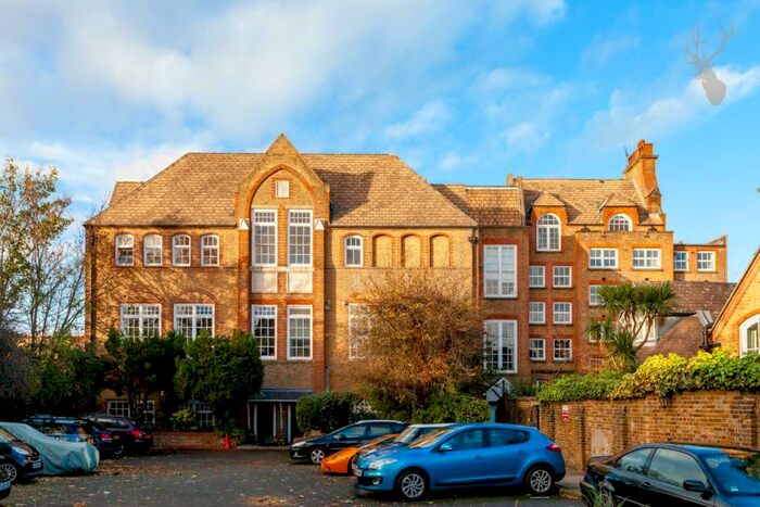 2 Bedroom Apartment To Rent In Schoolbell Mews, London, E3