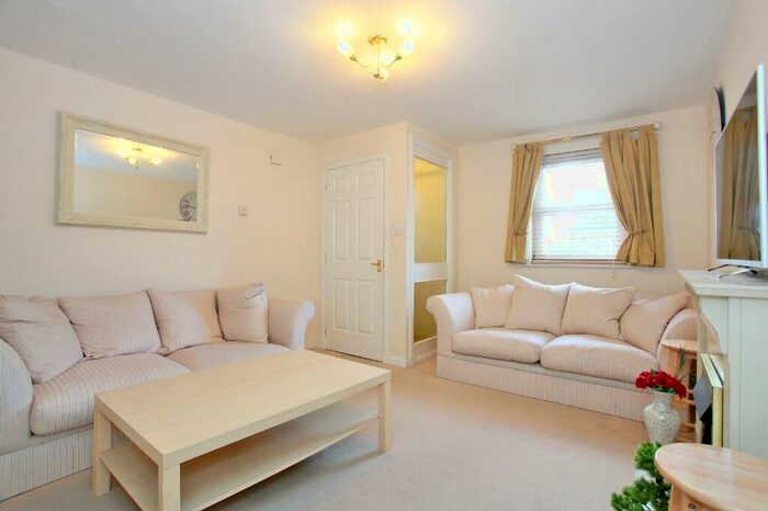 2 Bedroom Maisonette To Rent In Margaret Place, Aberdeen, AB10