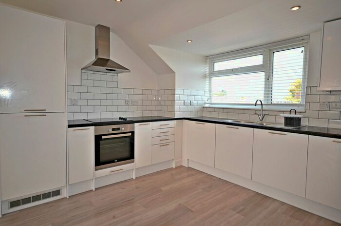 1 Bedroom Flat To Rent In High Street, Burnham, Slough, SL1