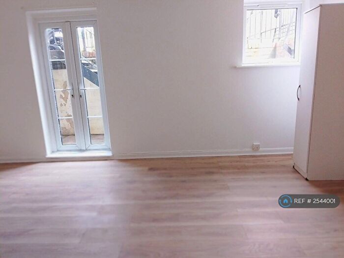 1 Bedroom Flat To Rent In White Hart Lane, London, N17