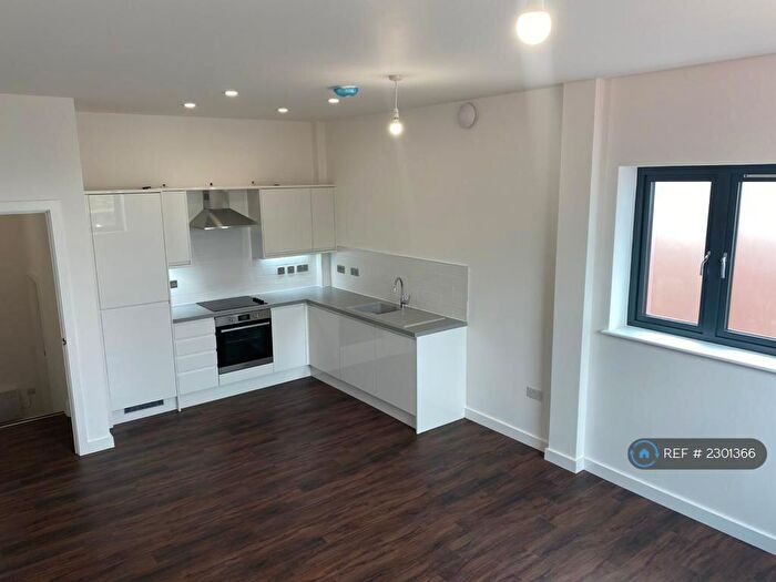 1 Bedroom Flat To Rent In Hampton Lane, Bristol, BS8