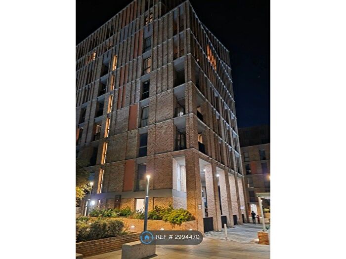 3 Bedroom Flat To Rent In Oberman Street, London, NW10