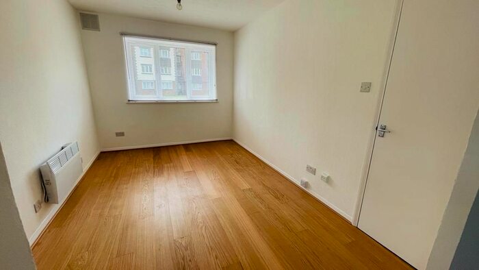 1 Bedroom Flat To Rent In Scotland Green Road, Enfield, EN3