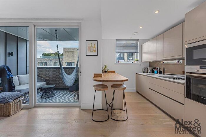 1 Bedroom Flat To Rent In Quebec Way, Canada Water, SE16