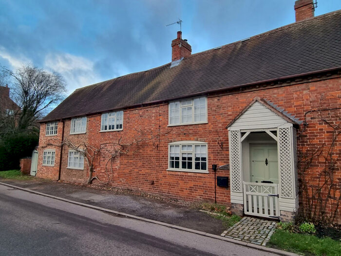 4 Bedroom Cottage For Sale In Village Farm, Ladbroke, CV47