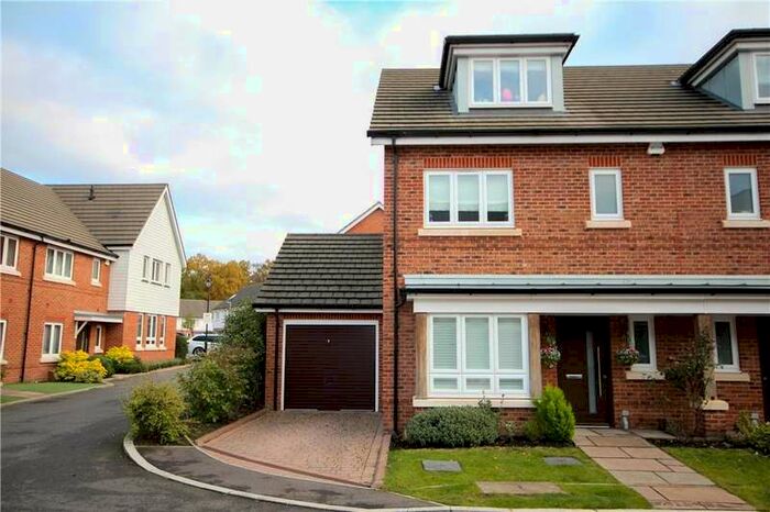 3 Bedroom Semi-Detached House To Rent In Teaseltun, Fleet, GU51