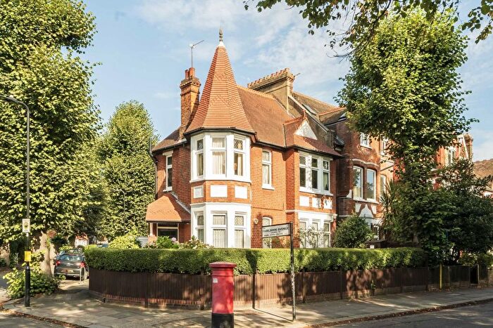 3 Bedroom End Of Terrace House For Sale In Acton Lane, Chiswick, W4