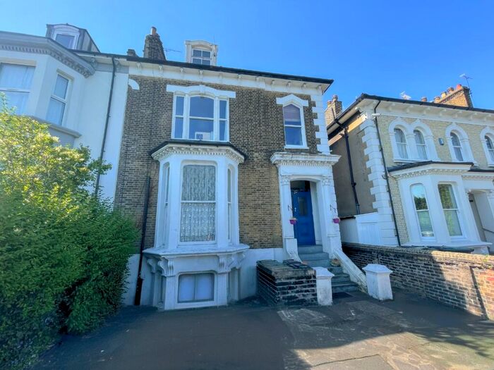 2 Bedroom Apartment To Rent In Overcliffe, Gravesend, Kent, DA11