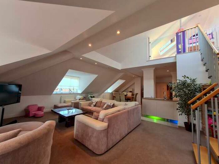 3 Bedroom Penthouse To Rent In Nunwell Street, Sandown, PO36