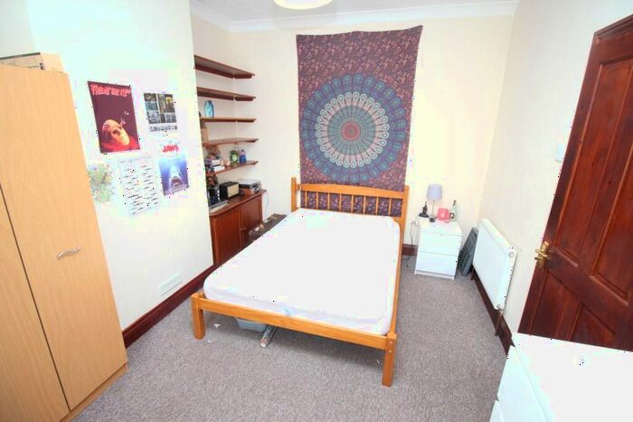 3 Bedroom House To Rent In Grayshott Road, Southsea, Hampshire, PO4