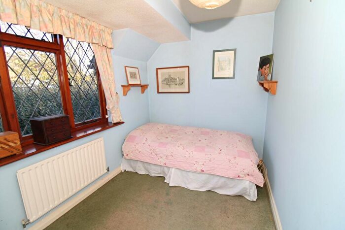 4 Bedroom Detached House For Sale In Castle Close, Bromley, BR2