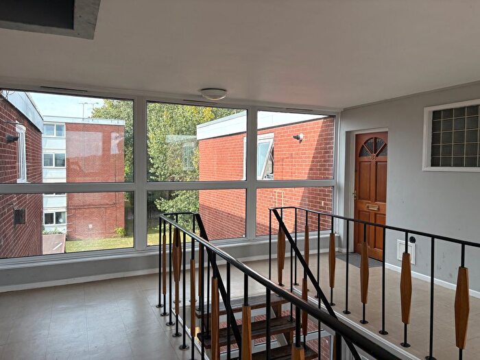2 Bedroom Flat To Rent In Abbey Court, Coventry, CV3