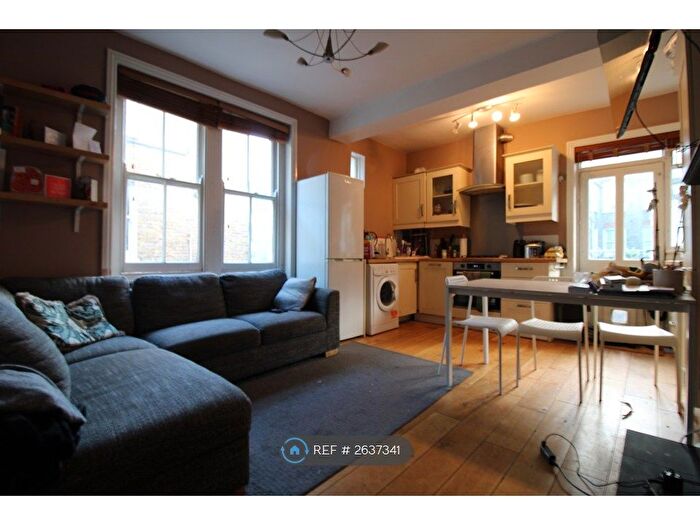 3 Bedroom Flat To Rent In Aristotle Road, London, SW4