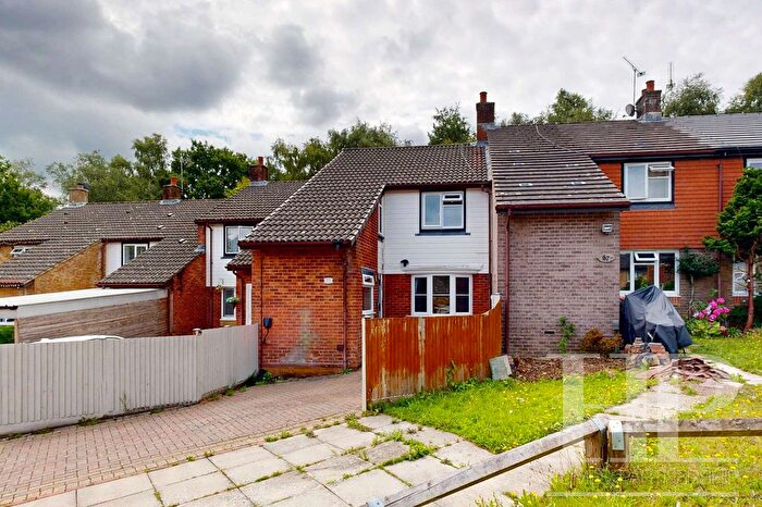 3 Bedroom Terraced House For Sale In Broadwood Rise, Broadfield, RH11