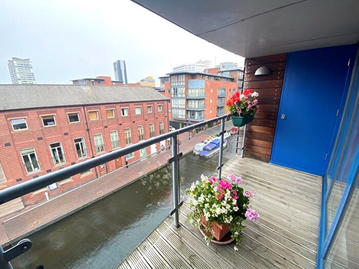 2 Bedroom Apartment To Rent In Washington Wharf, Birmingham, B1
