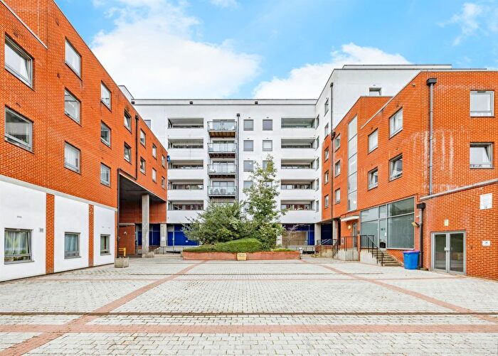 1 Bedroom Flat For Sale In Loates Lane, Watford, WD17