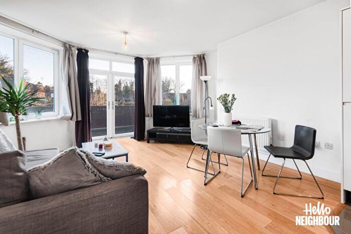 2 Bedroom Apartment To Rent In Sutton Court Road, SM1