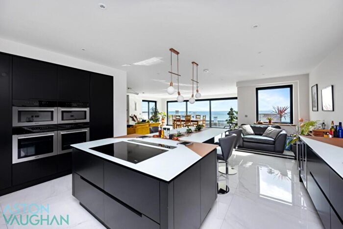 6 Bedroom Detached House For Sale In Roedean Road, Brighton, BN2