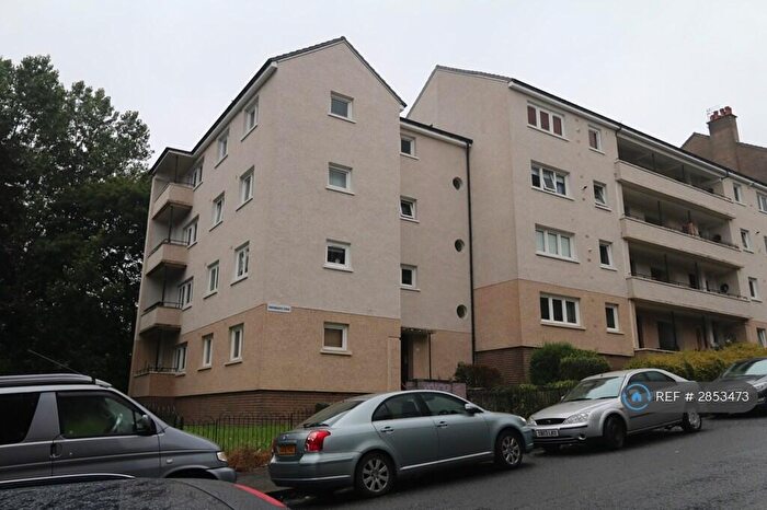 3 Bedroom Flat To Rent In Thornwood Drive, Glasgow, G11