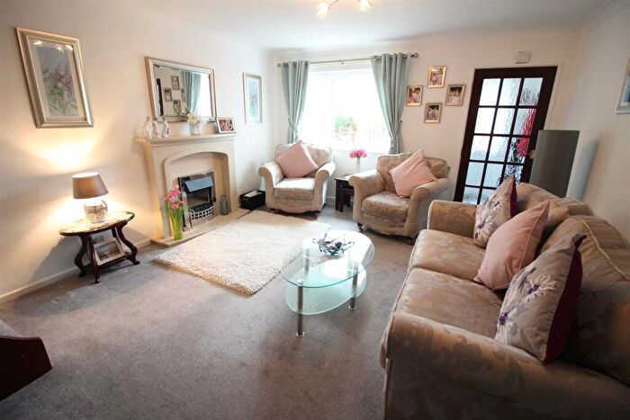 2 Bedroom Semi-Detached House For Sale In Invargarry Close, Garforth, Leeds, LS25