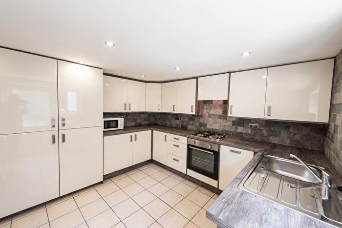6 Bedroom Terraced House To Rent In Richmond Mount, Hyde Park, LS6
