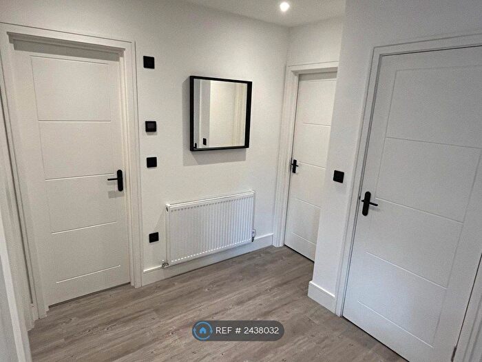 3 Bedroom Flat To Rent In Clitterhouse Road, London, NW2