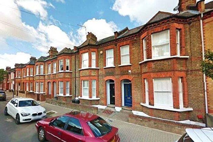 2 Bedroom Flat To Rent In Ingelow Road, London, SW8
