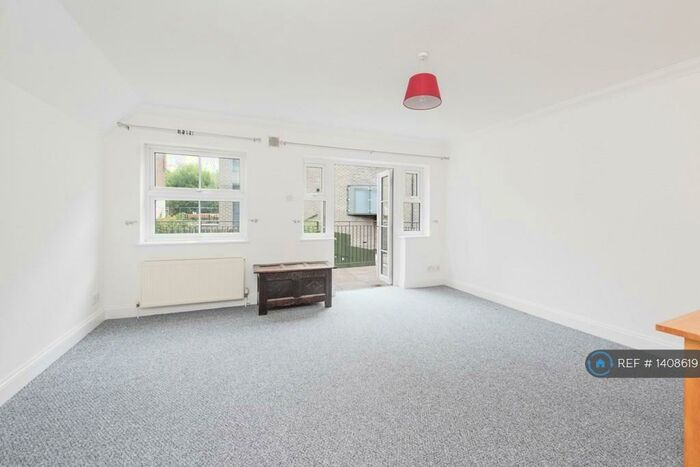 2 Bedroom Flat To Rent In Camberwell New Road, London, SE5