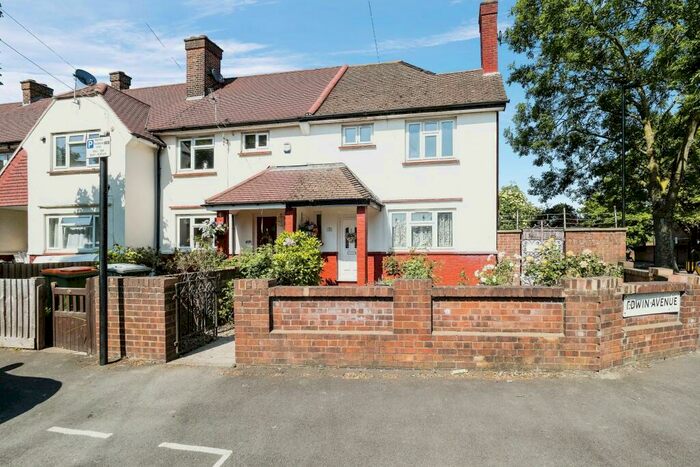2 Bedroom House To Rent In Edwin Avenue, East Ham, E6